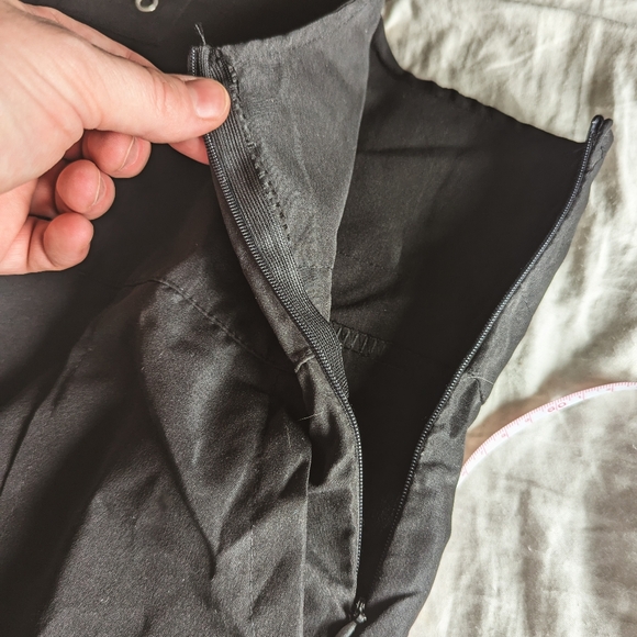 Pre-loved lightweight simple black overalls - Large - Picture 7 of 9